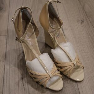 NEW in Box Tony Bianco Wedges